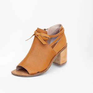 Latigo shoes 8 1/2  leather